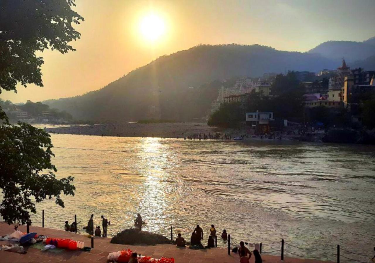 Vedic Dham Ganga Hotel Rishikesh Bagian luar foto